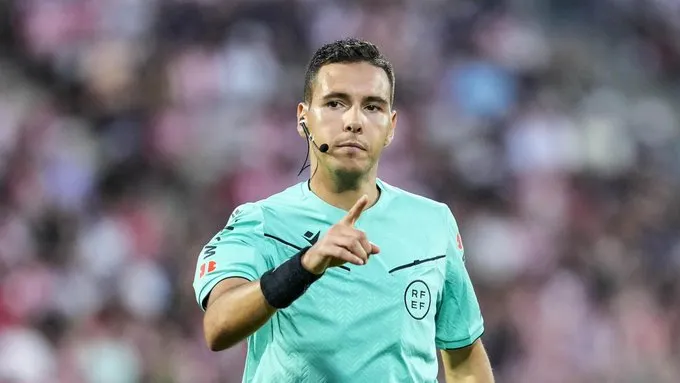 Archivo VAR：主裁执法堪称灾难，吕迪格明显直红&amp;amp;攻击动作